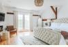 TURN-KEY PROFITABLE VENUE & INN - BATTEN GREEN: 
