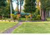 Eagle Rock Lodge: Back Lawn