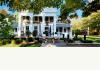 White Dog Bed & Breakfast: Center Street Facade