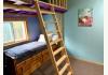 Caribou Cabins: Upper bedroom