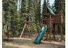 Caribou Cabins: The guests enjoy the kids play area