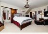 Canted Queen Farm: 
