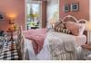 The Nordic Pineapple Bed and Breakfast: Pink Pumpkin