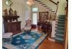 CROCKETT WHITE HOUSE: Going upstairs