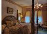 CROCKETT WHITE HOUSE: Bedroom