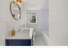 Beautiful Cape Cod B&B / Motel near Beaches: Main House Bathroom