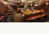 Turn of River Lodge: communal table