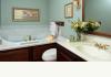 Foxfield Inn: guest bath 3