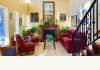 La Ville Inn: front parlor