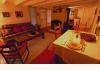 Miracle Farm Bed and Breakfast Spa and Resort: Farmhouse Living Room