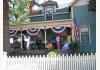 Main Street Inn B&B: Guests watching the 4th of July Parade