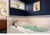 Cornerstone Bed and Breakfast: Continental Suite Bathroom