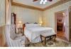 Sara's Inn: King Room