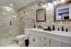 Sara's Inn: Bathroom