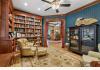 Honeybee Inn B&B: Library