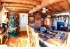 Alluring View B&B Log Cabin: 