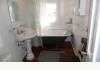 Lake Verona Lodge Bed and Breakfast: Bath 2 Claw foot tub