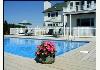 A Victorian on the Bay B&B: pool