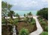 Bottle Creek Lodge: BoardWalk to Creek