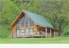 Golden Anchor Luxury Log Cabins and Restaurant: Hillside Cabin in the Spring