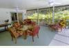 Ohia House Bed and Breakfast: extended living on the screened lanai