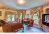 Dundee Manor Bed & Breakfast: 