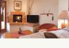 Borrego Valley Inn: Palo Verde class guest room seating area.