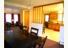 Vinehurst Inn & Suites: Large family suite dining/kitchen area