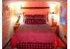 Mini Mountain Caboose Resort: Caboose Bedroom