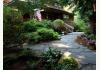 Otters Pond Bed and Breakfast: Stone Path to Front