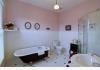Kineth & Coupe House Bed & Breakfast: Bathroom 1 of 5 (Kineth House)