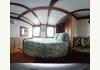 The Covington Inn Bed and Breakfast: Mate's Quarters bed