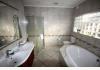 Whalesong Guest House: En-suite bathroom