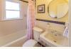 The Olympic Homestay: Central guest bathroom