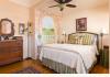 Magnolia House Bed & Breakfast: Magnolia Suite bed.