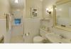 York House Inn: Guest Room bath