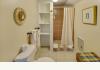 York House Inn: guest room bath
