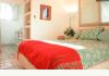 Casa Contenta: Saguaro Suite to Bathroom