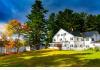 Maine Shorefront Lake Region Country Inn: 