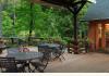 Eagle Rock Lodge: Eagle Rock Lodge Outdoor Patio