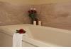 Southern Charm Bed and Breakfast: Gold  jacuzzi tub