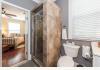 The Cedars: Owner's Bathroom