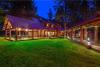 The Mazama Country Inn: Exterior evening view