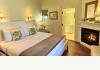 Lovingly Restored & Updated Chatham, Cape Cod Inn: room 6