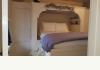 Seven Roses Inn: Cozy bed suite