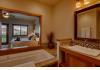 Cascade Valley Inn Bed & Breakfast: Suite Interior