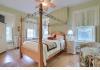 Lovelace Manor Bed and Breakfast: Bedroom