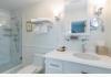 The Carriage House Inn: Guest Bath