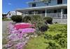 Auld Farm Inn & The Fiddle Shed : Landscaped Grounds