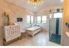 Cedar Pond House: Master luxury en suite bathroom